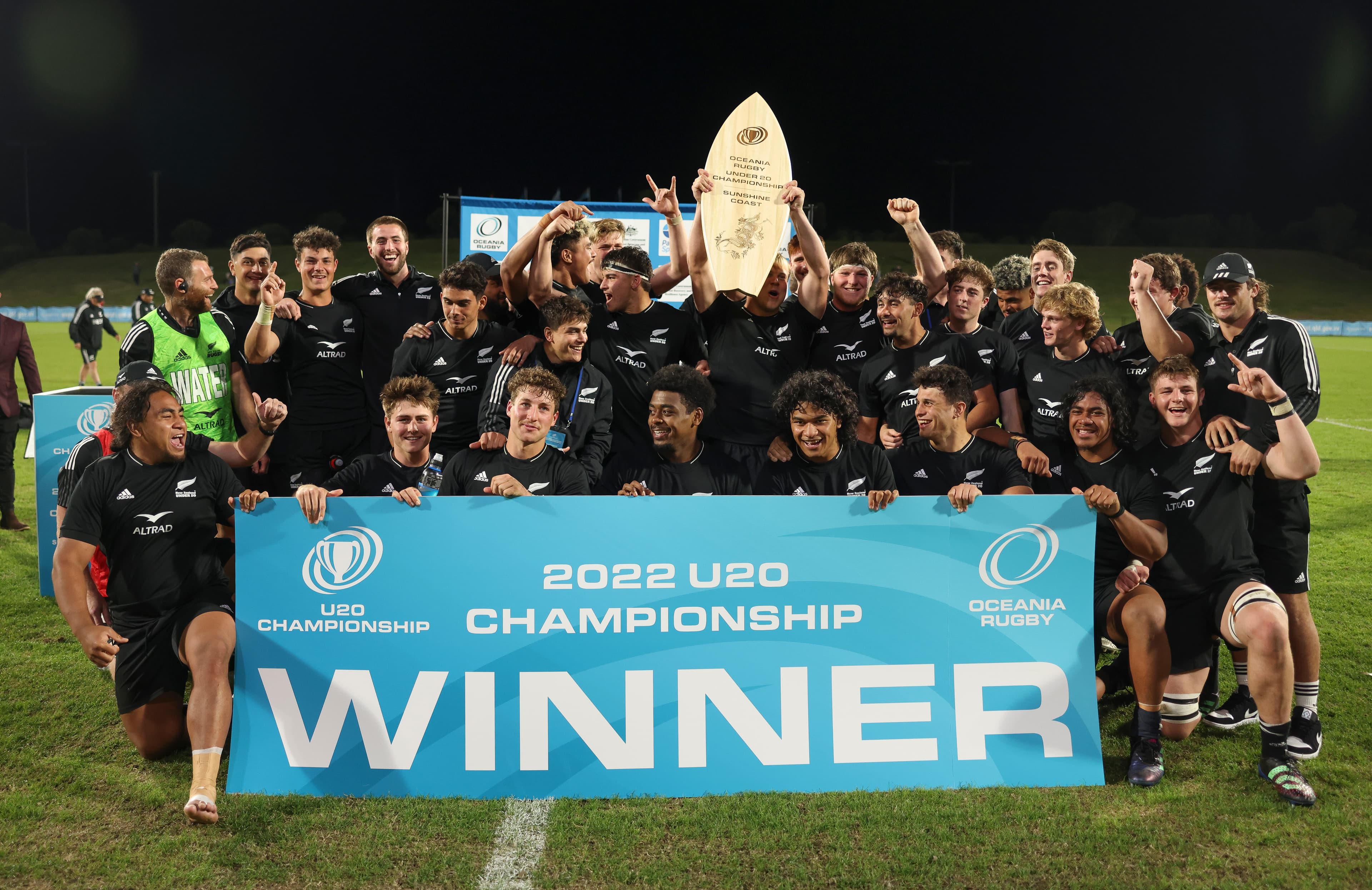  New Zealand celebrate winning 2022 Oceania Rugby U20 Championship (photo: Pete Wallis) 