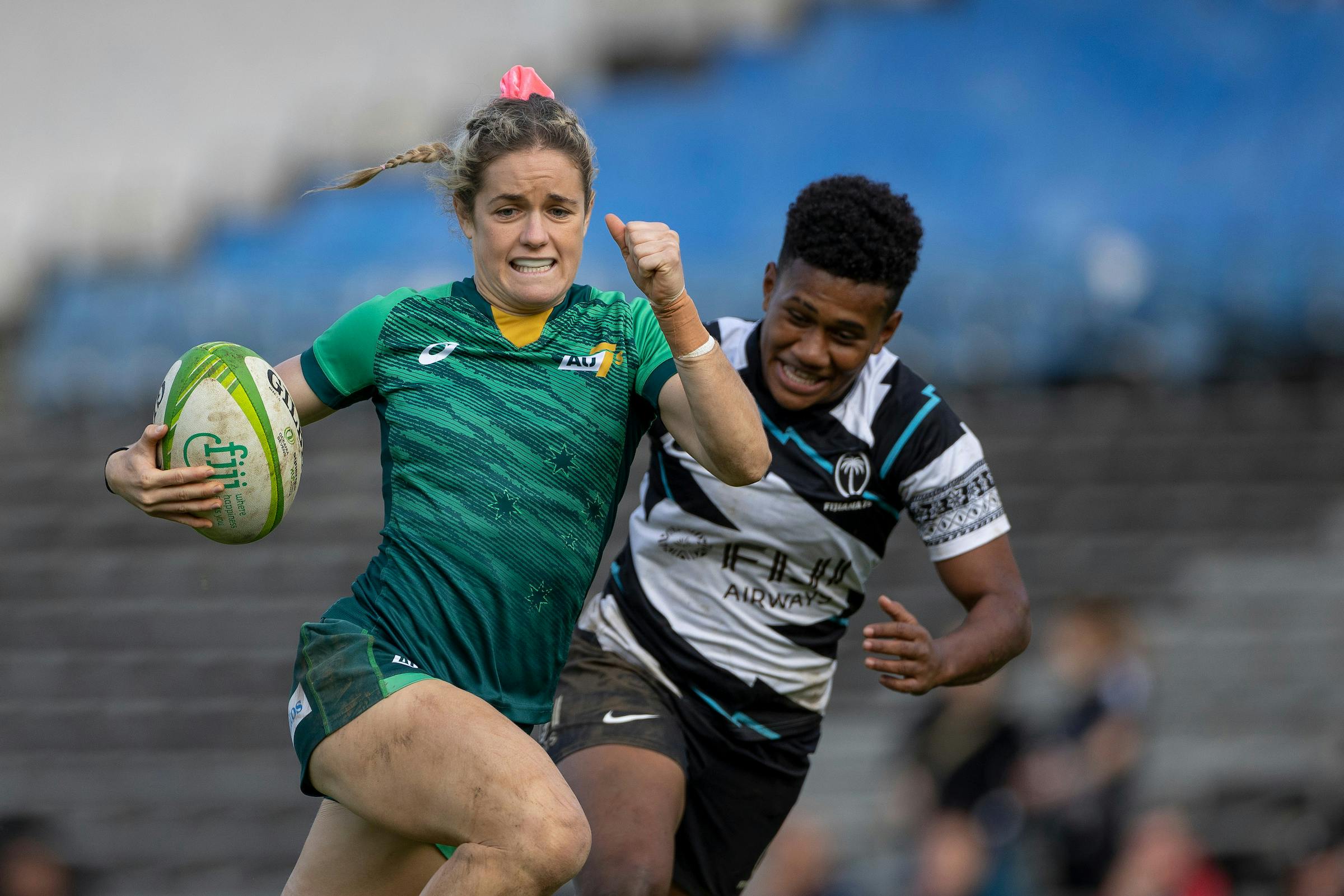 Lily Dick on the attack during the 2022 Oceania Super Sevens ahead of Birmingham 2022 Commonwealth Games 